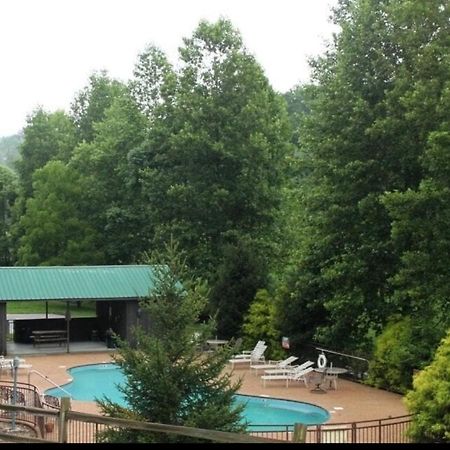 A River Runs Through It Sevierville Exterior photo