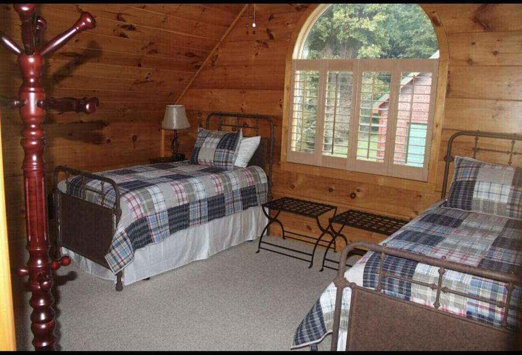 A River Runs Through It Sevierville Exterior photo