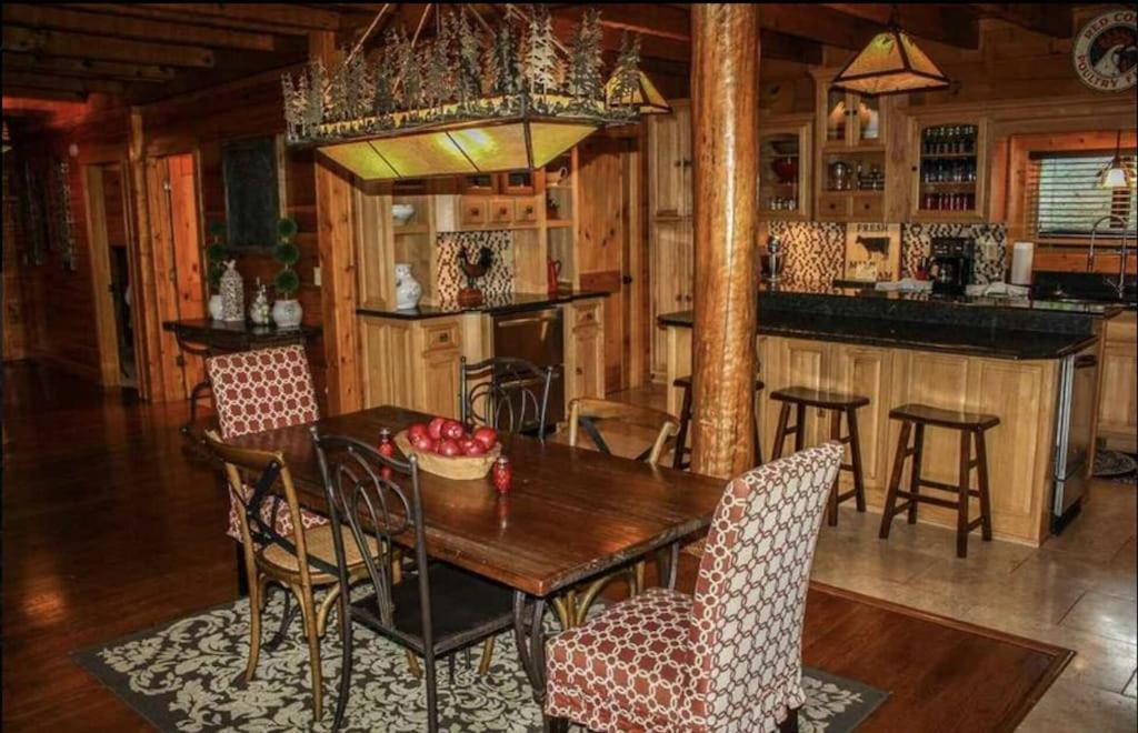 A River Runs Through It Sevierville Exterior photo