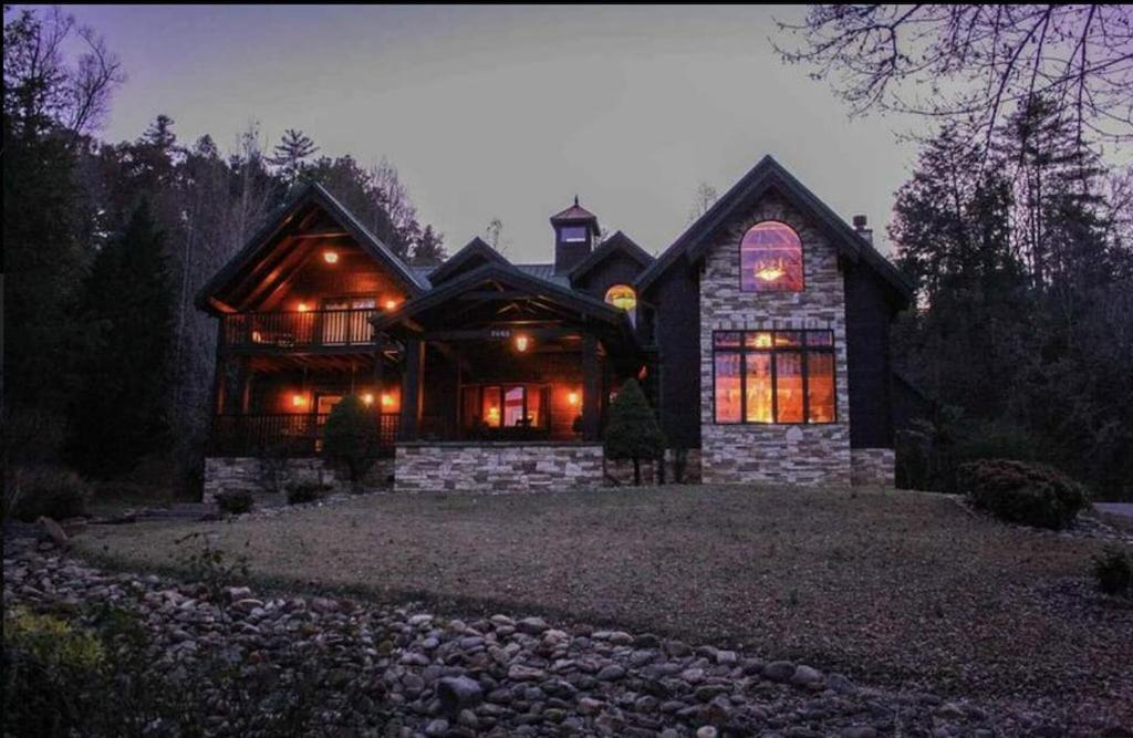 A River Runs Through It Sevierville Exterior photo
